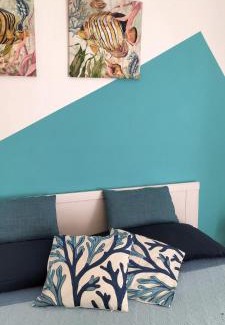 Civitavecchia Bed & Breakfast | Oceanfront Maison De Revel: Family-Friendly Oasis with Pool