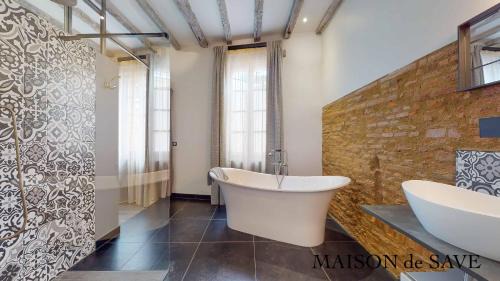L'Isle-Jourdain Apartment | Discover Maison de Save: Family-Friendly 4-Star Retreat