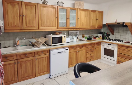 Cabrieres-d'Avignon House | Charming Maison de Village in Provence with Breakfast Included