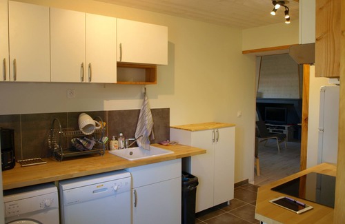 Grayan-Et-L'Hopital House | Inviting Maison de Vacances: Oceanfront Retreat, Guest Rated 9.8