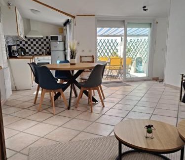 Quartier du Casino House | Discover Maison de vacances in the Heart of Châtelaillon-Plage