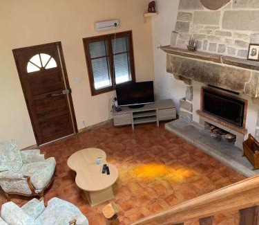 Frotey-les-Vesoul House | Cozy Maison de vacances: Oceanfront Retreat for Families
