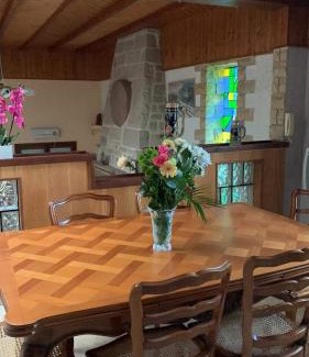 Frotey-les-Vesoul House | Cozy Maison de vacances: Oceanfront Retreat for Families