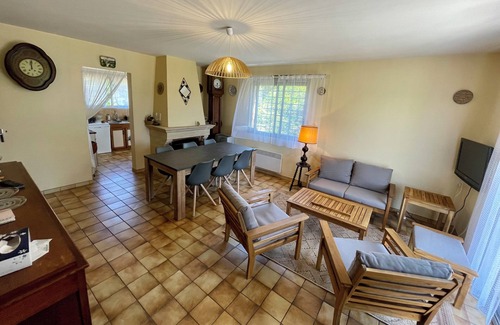 Bedarieux House | Scenic Retreat with Pet-Friendly Amenities in a Beautiful Garden