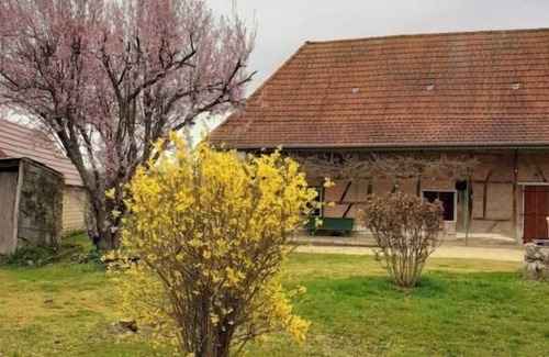 Montret House | Quaint Farmhouse Retreat in Burgundy for Families