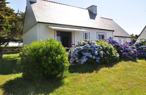 Tregunc House | Beachfront Retreat with Ocean Views and Pet-Friendly Amenities