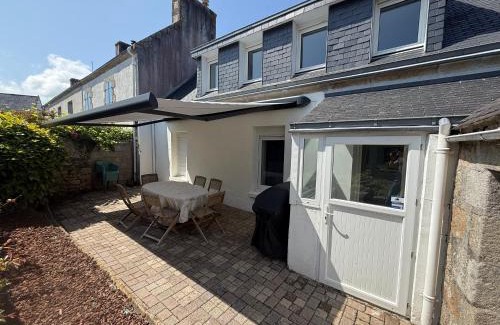 Audierne House | Seaside Family Retreat Close to Beaches - 4-Star Hotel