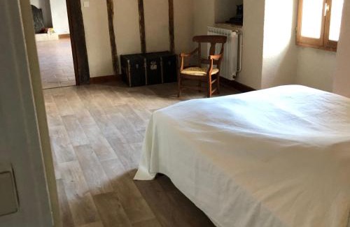 Belabre House | Relaxing Vacation Home with Pool in Parc de la Brenne