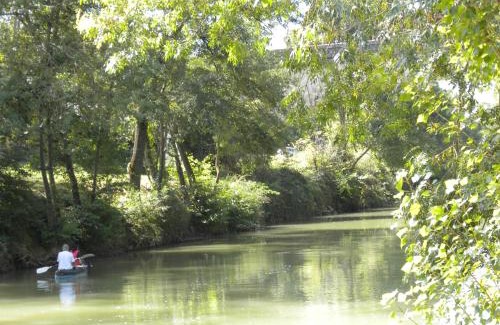 Nerac House | Pet-Friendly Maison de Vacances with Hot Tub & High Ratings