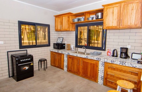 Douala Villa | Family-Friendly Maison de Vacances with Pet Amenities