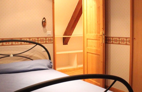 Jassat House | Cozy Stay at Maison de Varennes with Breakfast Included