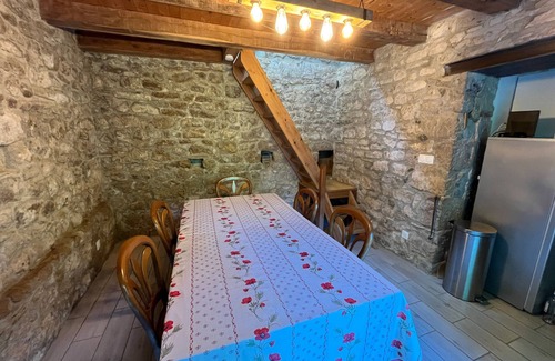 Luzech House | Charming Vineyard House Cottage with Pool & River Views