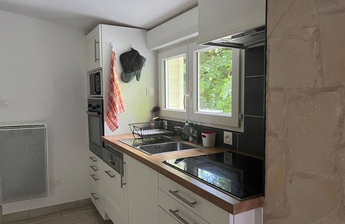 Luzech House | Charming Vineyard House Cottage with Pool & River Views