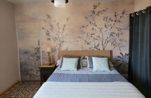 Chateauneuf-du-Pape Apartment | Panoramic Village Retreat with Family-Friendly Amenities