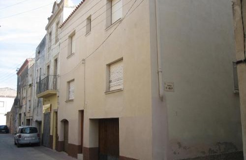 Puigpelat Apartment | Cozy Village Home Steps from the Beach - Pet Friendly Stay