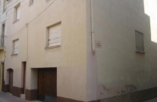 Puigpelat Apartment | Cozy Village Home Steps from the Beach - Pet Friendly Stay