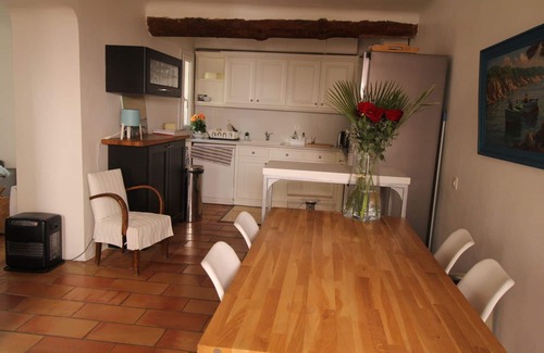 Eguilles House | Enchanting Maison de Village with Scenic Views