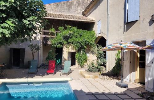 Le Cailar Villa | Explore Maison de village du XVII siècle in Beautiful Camargue