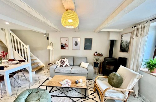 Messery House | Charming Maison de village: Child-Friendly & Highly Rated