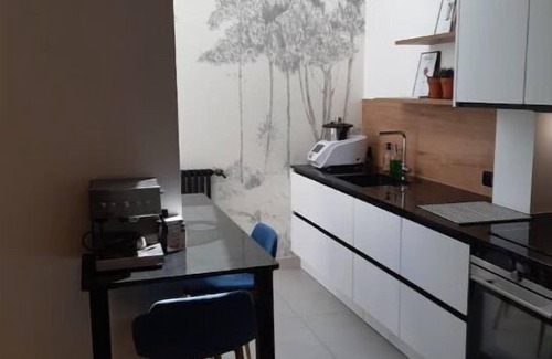 Colombes House | Quaint Maison de Ville: Enjoy Spa & Hot Tub near Paris