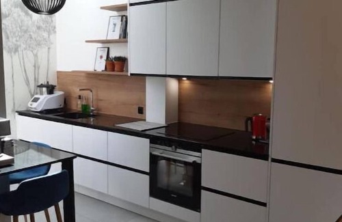 Colombes House | Quaint Maison de Ville: Enjoy Spa & Hot Tub near Paris