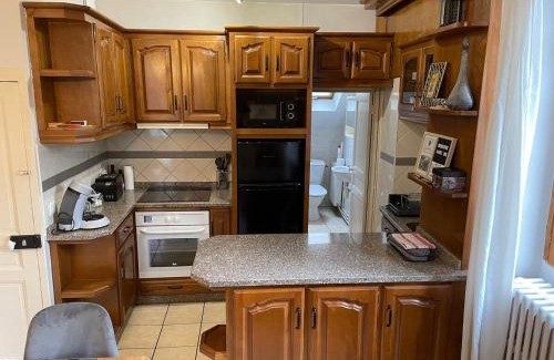 Chablis Apartment | Cozy Townhouse with Free Parking for Families and Pets