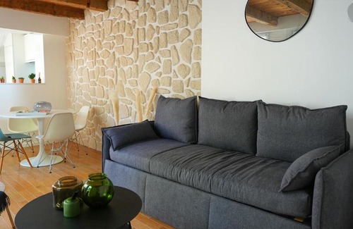 Saint Nicolas - Charles III - Ville vieille - Trois Maisons - Leopold Apartment | Tranquil City House with Courtyard, Steps from Place Stanislas