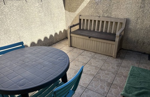 La Chamberte House | Tranquil Maison de Ville with Secure Parking & Family-Friendly Amenities