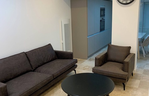 Ronchin House | Cozy Maison de Ville: 5 Min to Lille, Family-Friendly Stay