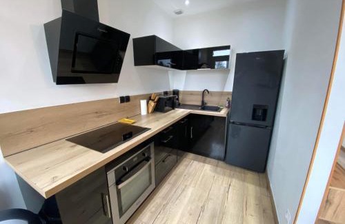 Fleury-sur-Andelle Apartment | Charming Maison de Ville: Family-Friendly Getaway