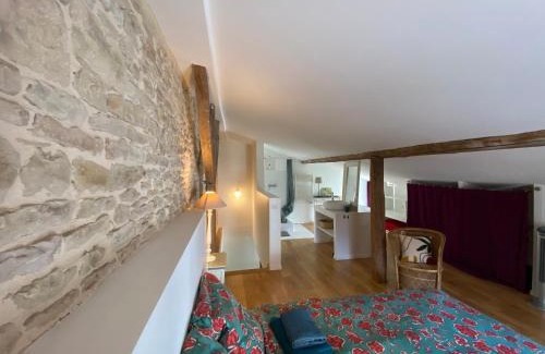 Fontaine-les-Dijon House | Quaint Hotel in Historic Fontaine Les Dijon with Family Amenities