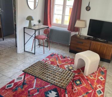Senonches House | Maison de ville rénovée