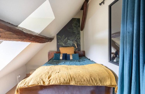 Maillebois House | Experience Maison des Lilas: Pet-Friendly Oasis with Hot Tub