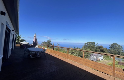 Les Avirons House | Experience Maison des Merles: Pet-Friendly with Breakfast
