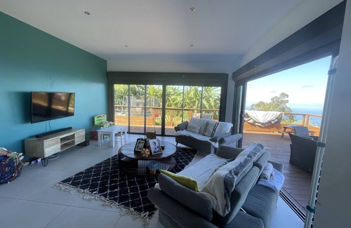 Les Avirons House | Experience Maison des Merles: Pet-Friendly with Breakfast