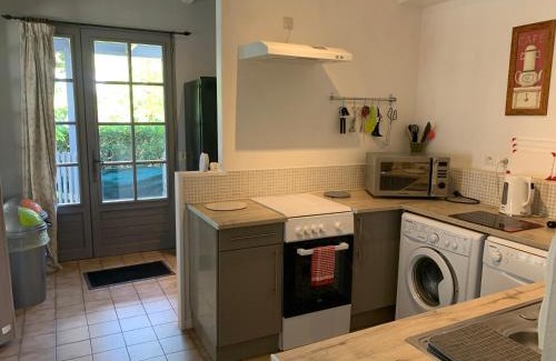 Saint-Savinien House | Family-Friendly Stay at Maison des Roses - Rated 9/10!
