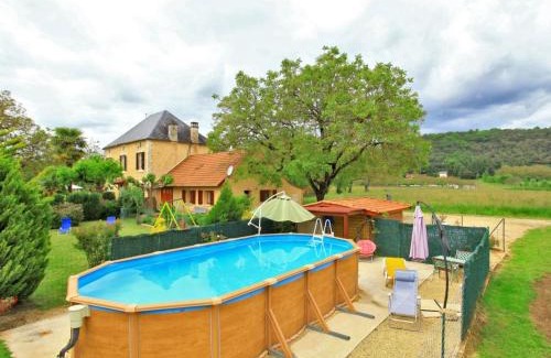 Calviac-en-Perigord House | Family Retreat with Pool in Nature Near Dordogne Attractions