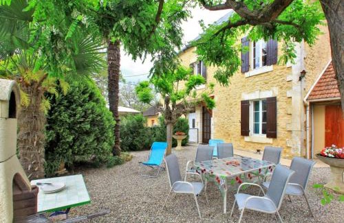 Calviac-en-Perigord House | Family Retreat with Pool in Nature Near Dordogne Attractions