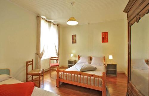 Calviac-en-Perigord House | Family Retreat with Pool in Nature Near Dordogne Attractions