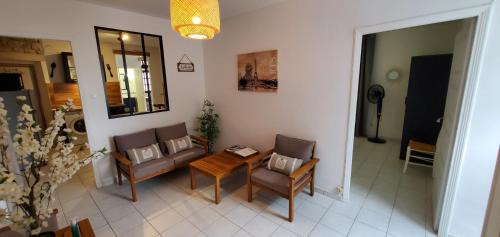 Ruoms Apartment | Explore Maison du Baron - Family-Friendly in Historic Ruoms