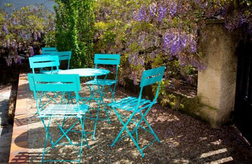 Saint-Antoine Bed & Breakfast | Discover Maison du Bois: Oceanfront Retreat with Top Reviews