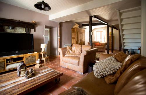 Saint-Antoine Bed & Breakfast | Discover Maison du Bois: Oceanfront Retreat with Top Reviews