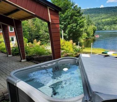 Saint Donat House | Relaxing Lakeside Retreat with Spa, Beach & Pet-Friendly Perks
