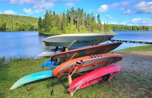 Saint Donat House | Relaxing Lakeside Retreat with Spa, Beach & Pet-Friendly Perks