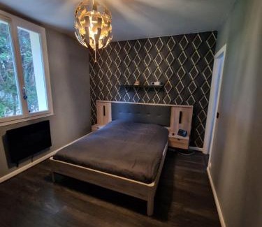Mitry-Mory House | Cozy Maison du Château d'eau Near Disney and CDG Airport