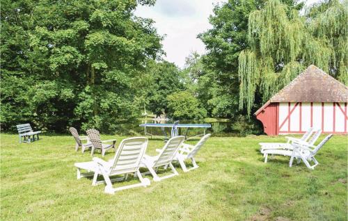 Beaumontel House | Cozy Maison Du Lac: Pet and Child Friendly Retreat