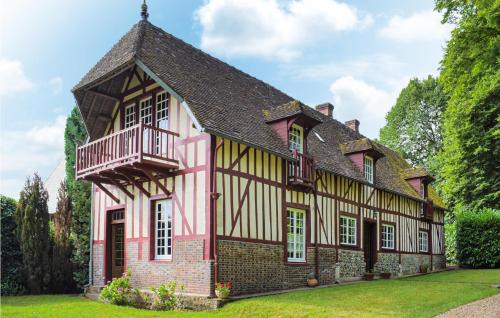 Beaumontel House | Cozy Maison Du Lac: Pet and Child Friendly Retreat