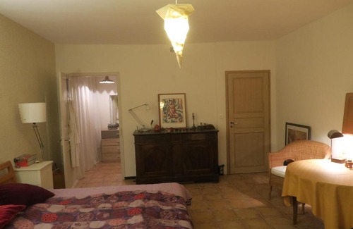 Nezignan-L'Eveque House | Top-Rated Maison du Midi with Breakfast & Family Amenities