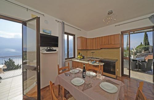 Arias Apartment | Family-Friendly Retreat at Maison du Pralonc - Cielo