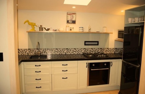 Christchurch House | Inviting Maison du Soleil: Family-Friendly Stay in Christchurch